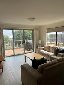 Spacious Beach house, water views walk to beach - Image 3