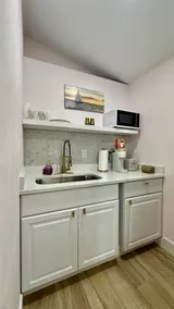 Coral Coastal Nook/ RVparking/1BR/1 King Bed - Image 5
