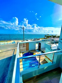 Yeiders Villa facing the ocean esplanade/beach/cove - Image 5