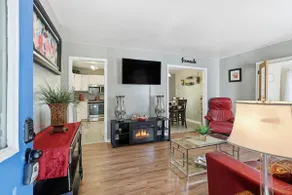 Next Stop: Comfort • 3 BR Near Amtrak Station - Image 4