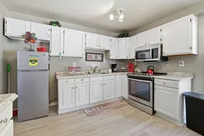 Next Stop: Comfort • 3 BR Near Amtrak Station - Image 3