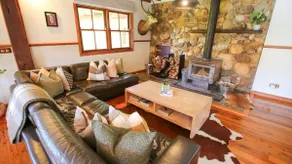 Nala Lodge - Alpine Retreat with views - Image 2
