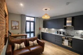Beach Retreat, Stylish 1-Bed in Canford Cliffs - Image 5