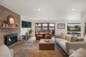Bellevue Lakeview house - Image 2