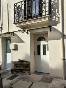 Typical apartment in the fishing district in the center - Image 2