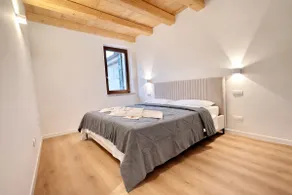 Pedemonte Valpolicella | Stone Home with entrance - Image 3