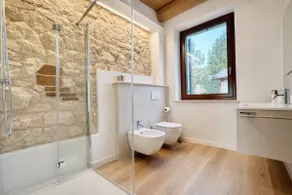 Pedemonte Valpolicella | Stone Home with entrance - Image 4