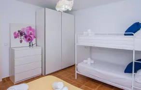 Smuk to værelses lejlighed med pool - Image 3