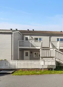 Peaceful Home with Private Entrance - Image 3