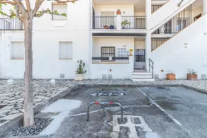 Pleasant apartment in private residence with community pool. - Image 4