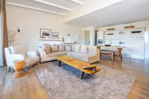 Suite 104 at The Gallery: Modern Central Apartment - Image 2