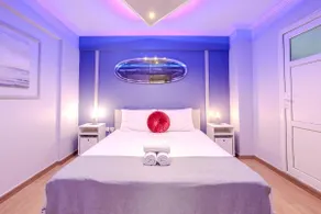Karşıyaka Çarşı İçi Center Apartment 3 - Image 3
