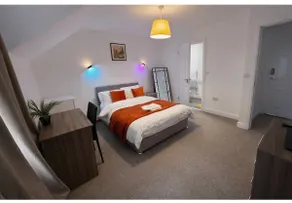Ensuite Room | Near Gym | Garden | Parking - Image 5