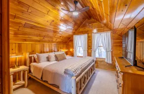 Whitetail Chalet|Hot tub|Ski|Dogs Ok - Image 4