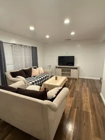 2 Bedroom 1 Bath Home- GREAT 4 NFL, World Cup, NBA - Image 4