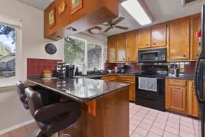 Cozy 3BR Retreat Near Lake Travis! - Image 5