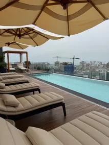 Apt with AC and rooftop pool near Larcomar & Maido - Image 5