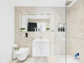 Luxurious 4-Bed Home, Sleeps 12, Free Parking - Image 2