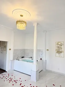 Olympian Suite - Private Balneo - Image 2