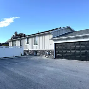 2 whole houses, Fire pit, Game room, feel at home. - Image 3