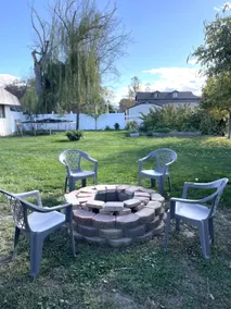 2 whole houses, Fire pit, Game room, feel at home. - Image 4