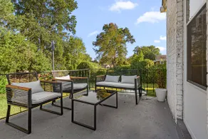 Colorful 5BR/2BA home with patio near DC - Image 5