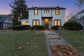Posh Historic District Spacious 3BR|Uni &Hospitals - Image 3