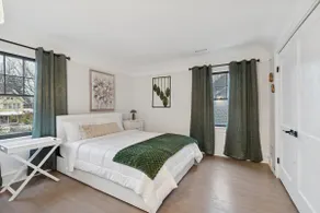 Posh Historic District Spacious 3BR|Uni &Hospitals - Image 2