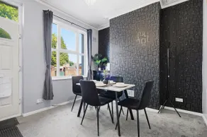 2-Bed Home | Free Parking & WiFi - Image 3