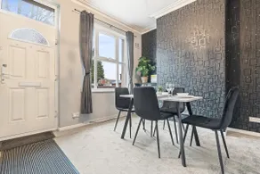 Cosy Home with free parking and Self Check in - Image 3