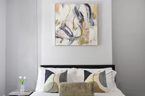 2-Bed Home | Free Parking & WiFi - Image 4