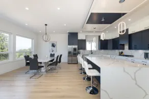 Elegant 4BR Main Suite Family Friendly with Terrace - Image 3
