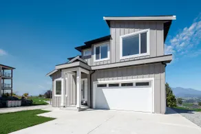 Elegant 4BR Main Suite Family Friendly with Terrace - Image 5