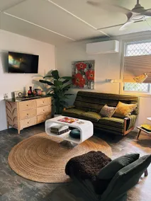 ‘Sugarbag Cottage’ Cosy, central, modern retreat - Image 2