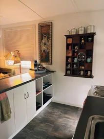 ‘Sugarbag Cottage’ Cosy, central, modern retreat - Image 5