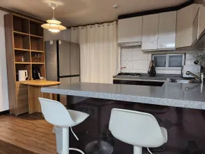 Moesan/Duru Park/2 Bathrooms/3 Bedrooms/3 Queen Beds/Suseong Lake/E-World/Hotel Bedding/Spacious Living Room/Washing and Drying - Image 5