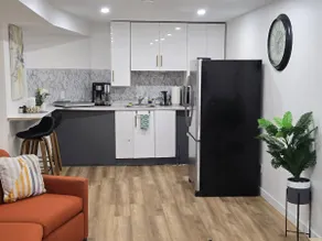 Elegant Basement Suite in Barrhaven, Ottawa - Image 2
