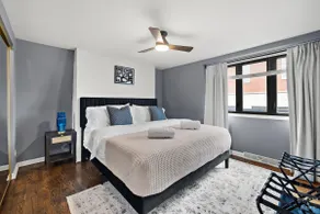 NEW! O'hare Cozy Home /Patio/ Free Prk/King Bed - Image 2