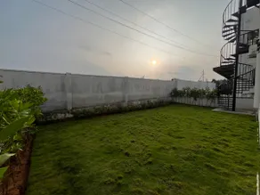 MYS - Premium Haus: AC 4BHK, 70'TV, Private Garden - Image 4