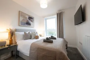 Modern 1BR Apt - Sleeps 4 - Parking - Balcony - Image 4