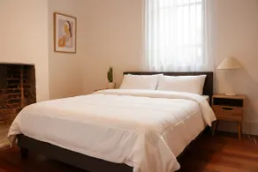 Sunset Oasis | 4BR Heritage, Walk to Wharf + CBD - Image 3