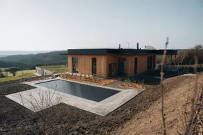 Oakstone Lodge – gîte with pool - Image 2