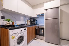 Elegant Masdar 1BR Chic Modern Retreat - Image 3