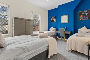 Premium Failsworth Stay - Sleeps up to 7! - Image 2