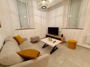 Spacious Apartment Fully Renovated & Parking Space - Image 4