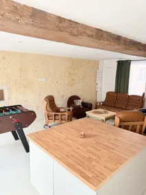 Renovated house near downtown with land - Image 2
