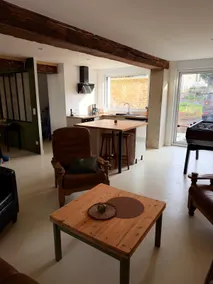 Renovated house near downtown with land - Image 5