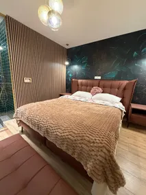 Luxury Boutique Modern - Image 2