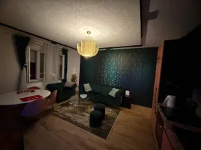 Luxury Boutique Modern - Image 5