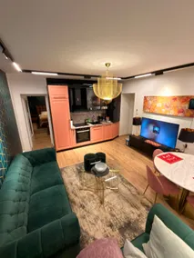 Luxury Boutique Modern - Image 4